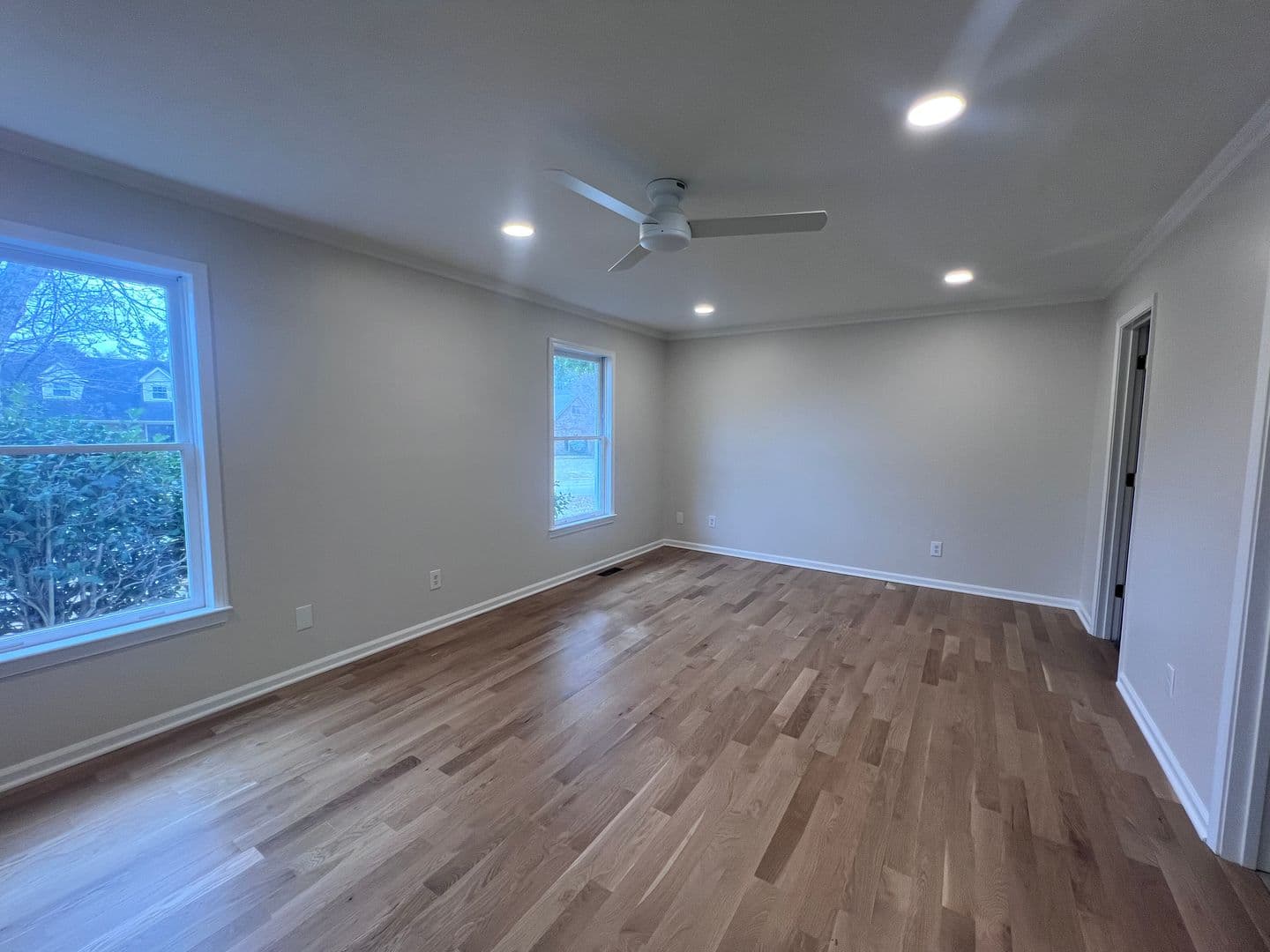 Bowling Green House: 663 Huntington Street