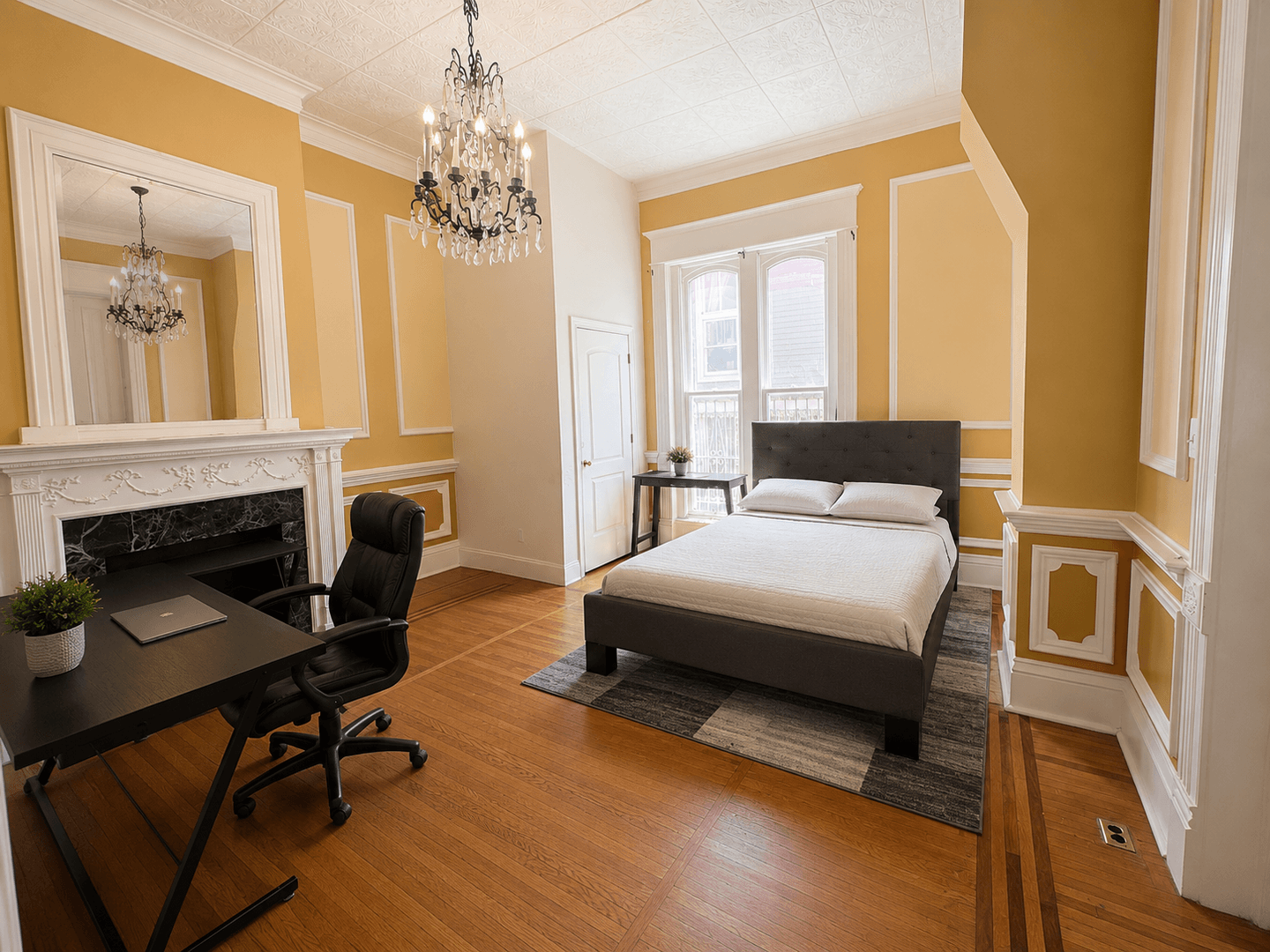 Bowling Green Apartment: 1338 College Street