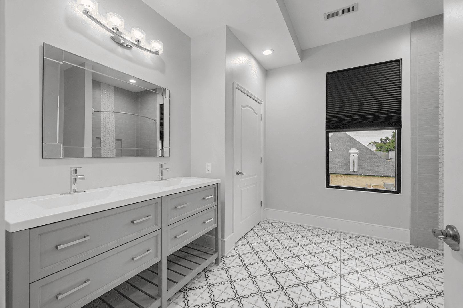 Bowling Green Apartment: 1044 Chestnut Street