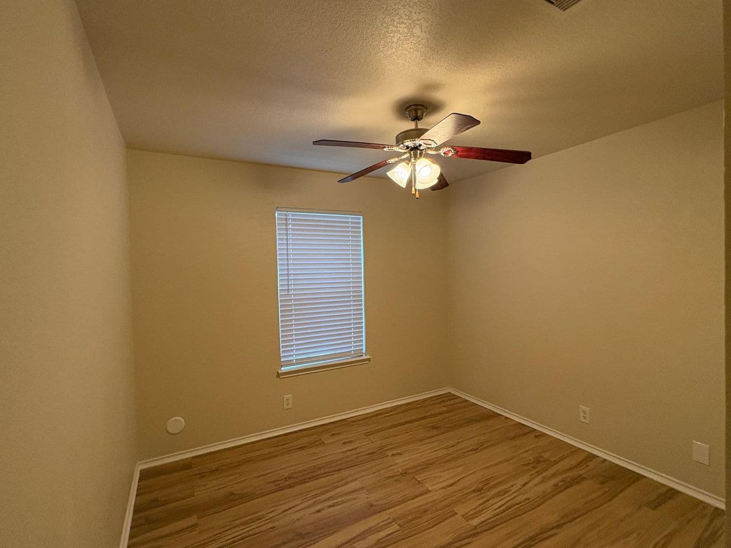 San Antonio House: 4915 Bear Wood