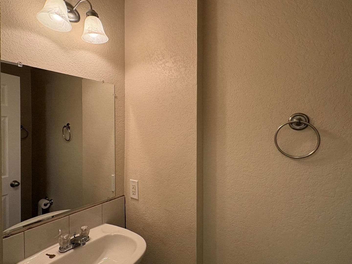 San Antonio House: 4915 Bear Wood