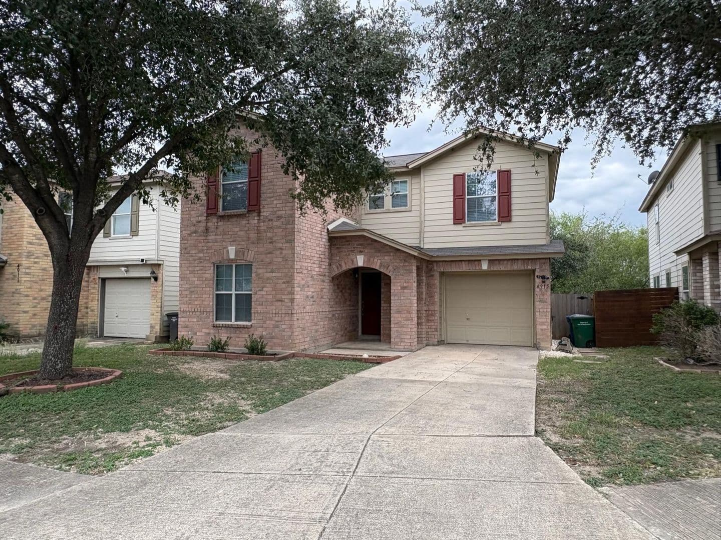 San Antonio House: 4915 Bear Wood