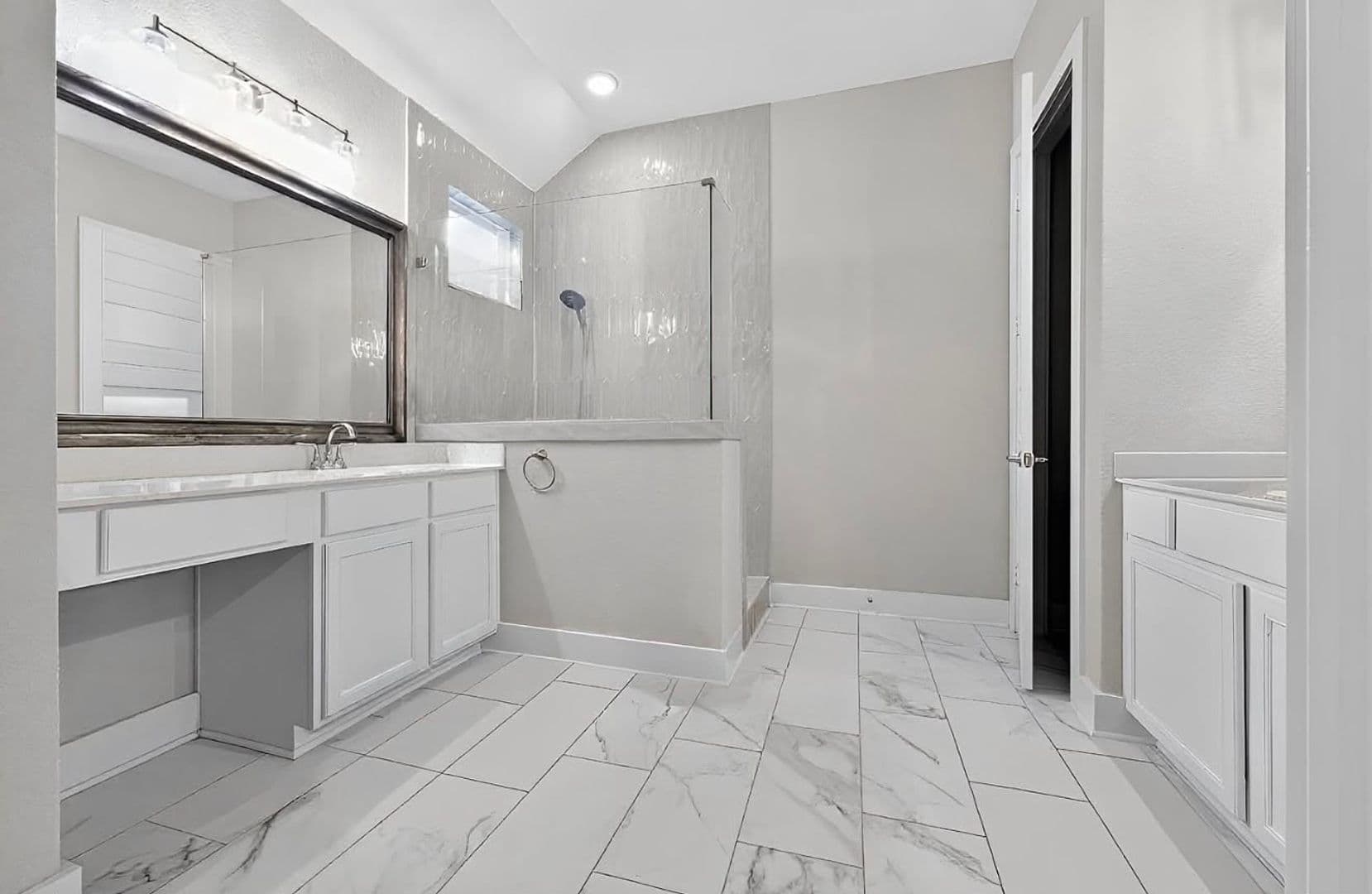 Castroville House: 164 Jereth Crossing