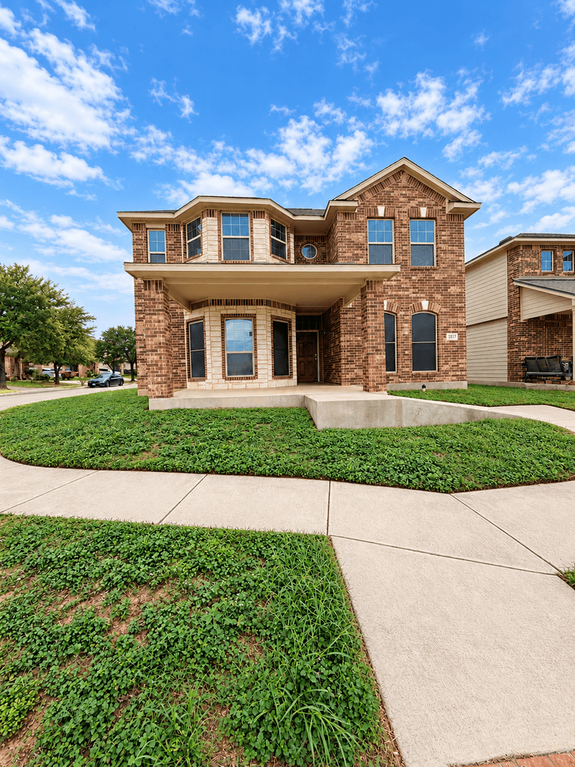 San Antonio House: 2219 Lily Pad Ln