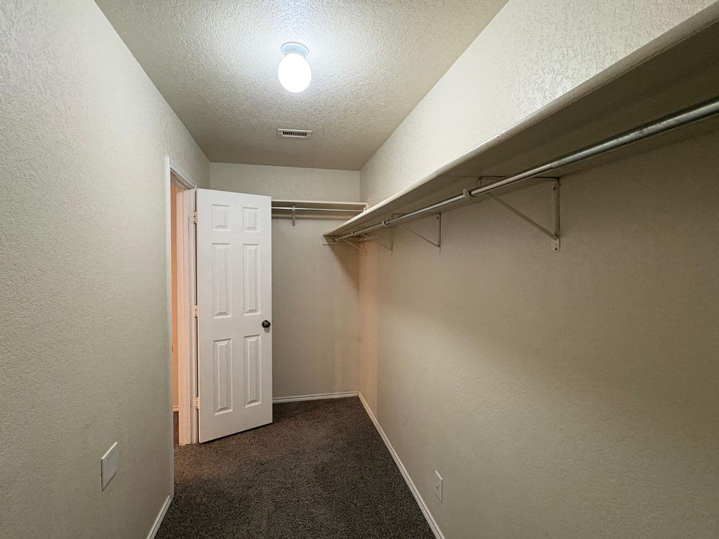San Antonio House: 4915 Bear Wood