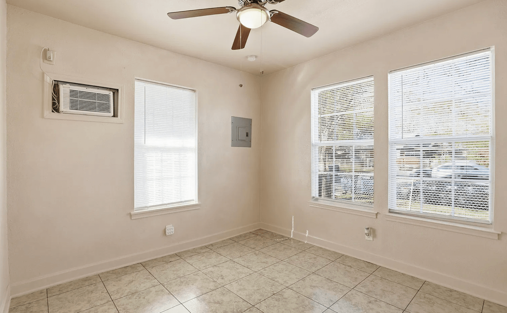 San Antonio House: 2714 Tampico St