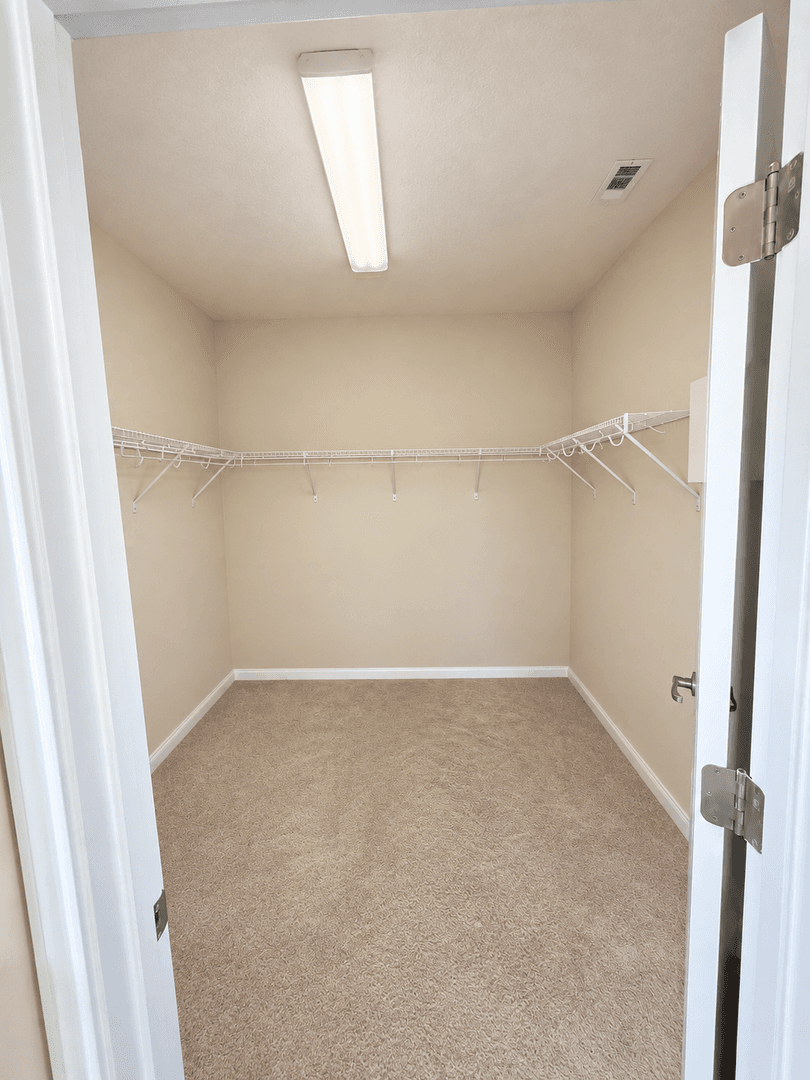 San Antonio House: 2219 Lily Pad Ln