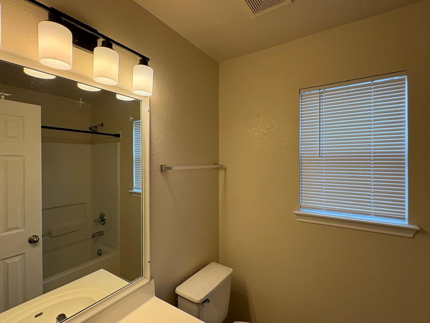 San Antonio House: 4915 Bear Wood
