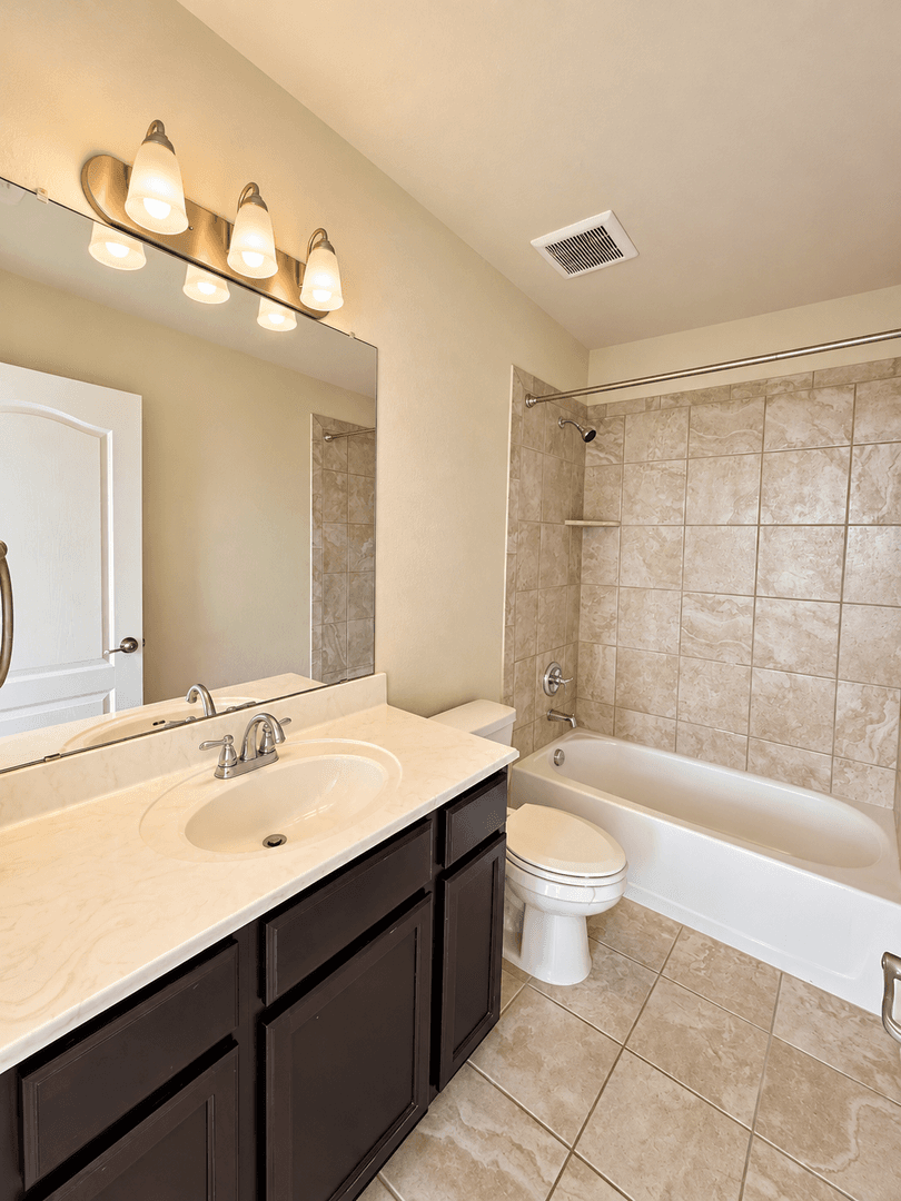 San Antonio House: 2219 Lily Pad Ln