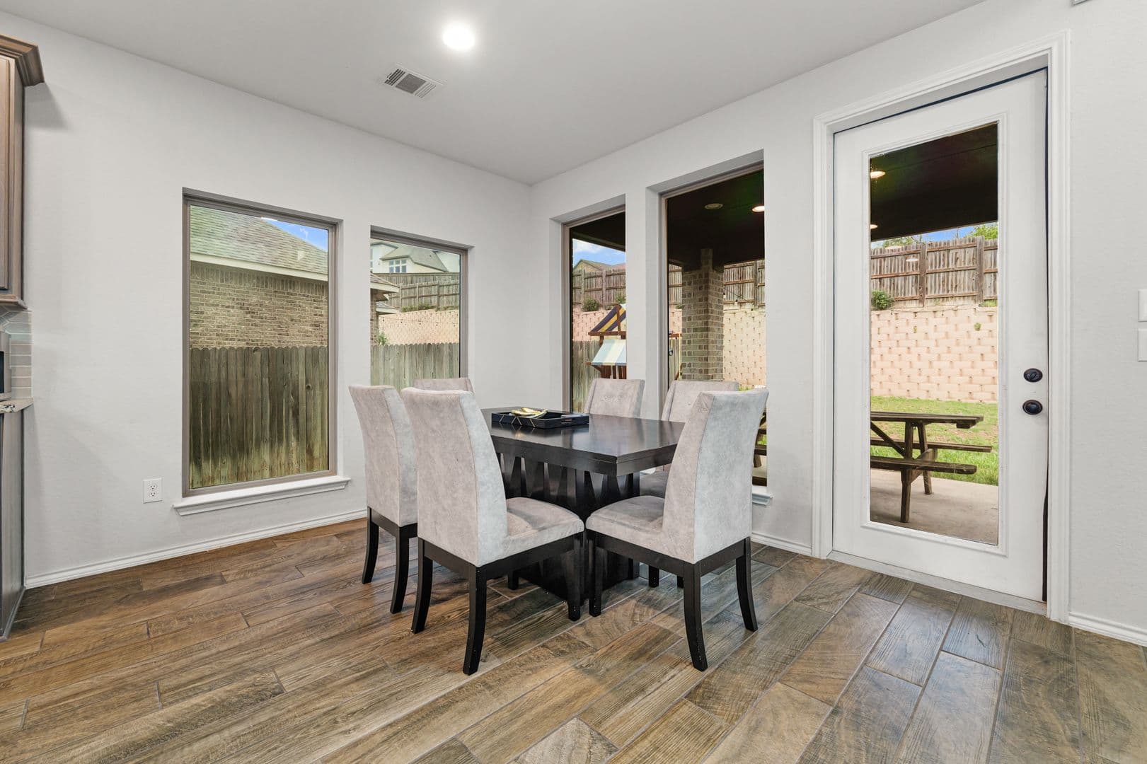 San Antonio House: 2426 Sueno Point
