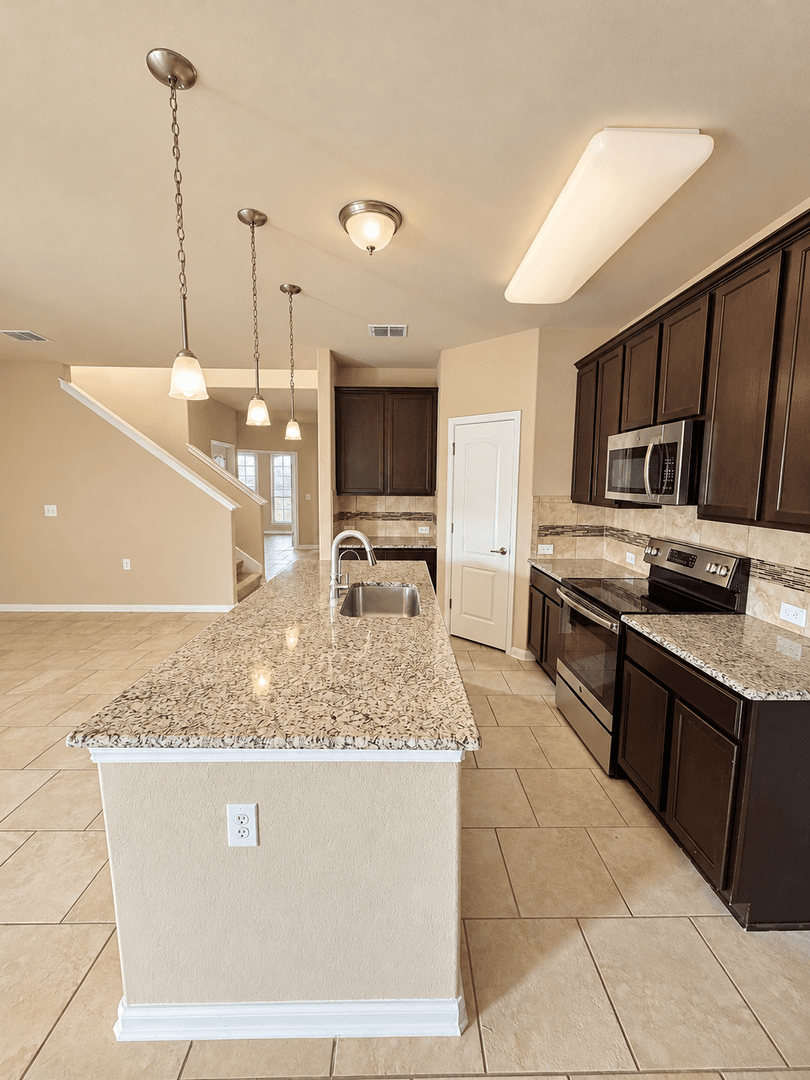 San Antonio House: 2219 Lily Pad Ln