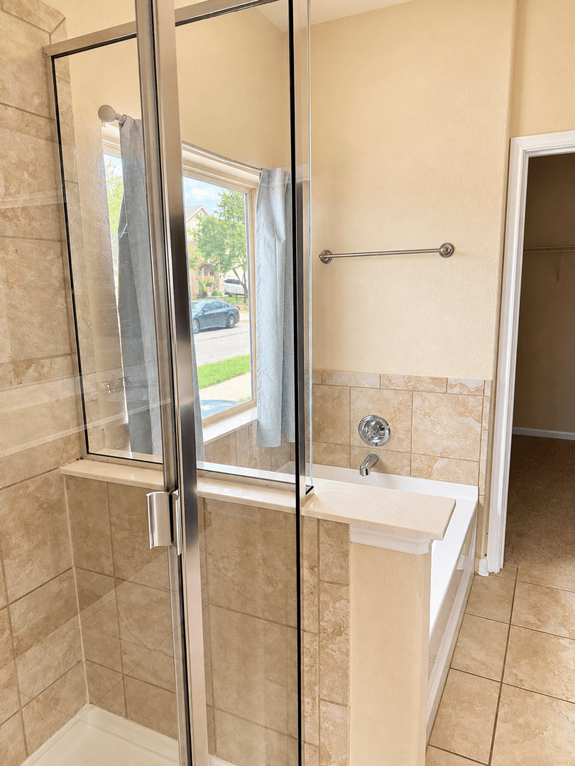 San Antonio House: 2219 Lily Pad Ln