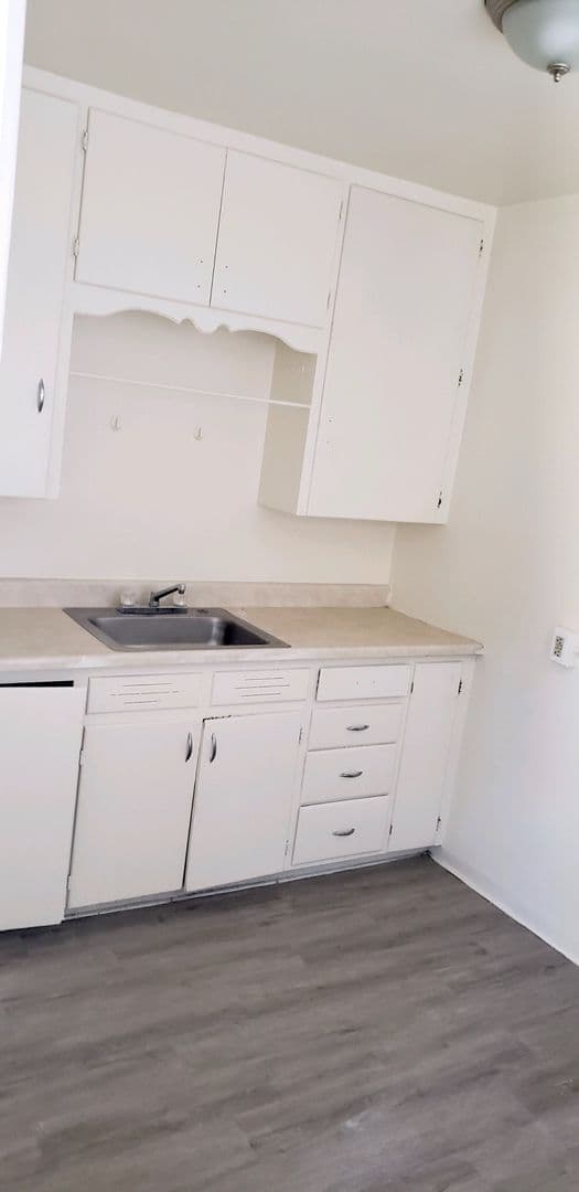Albuquerque Apartment: 8915 Central NE