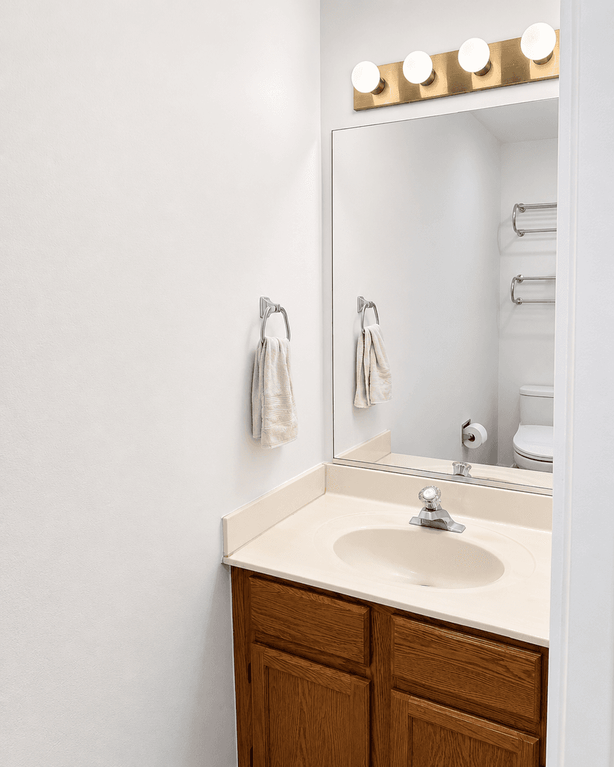 Streamwood Townhome: 103 Brittany Drive