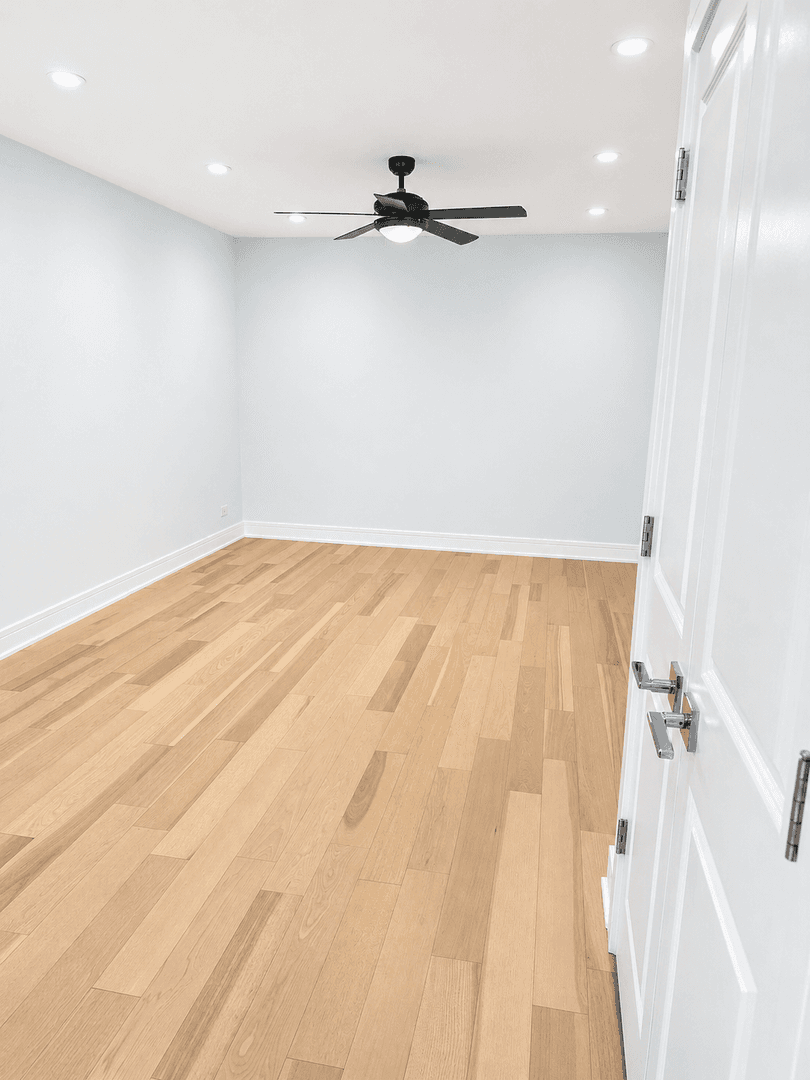 Streamwood Townhome: 103 Brittany Drive