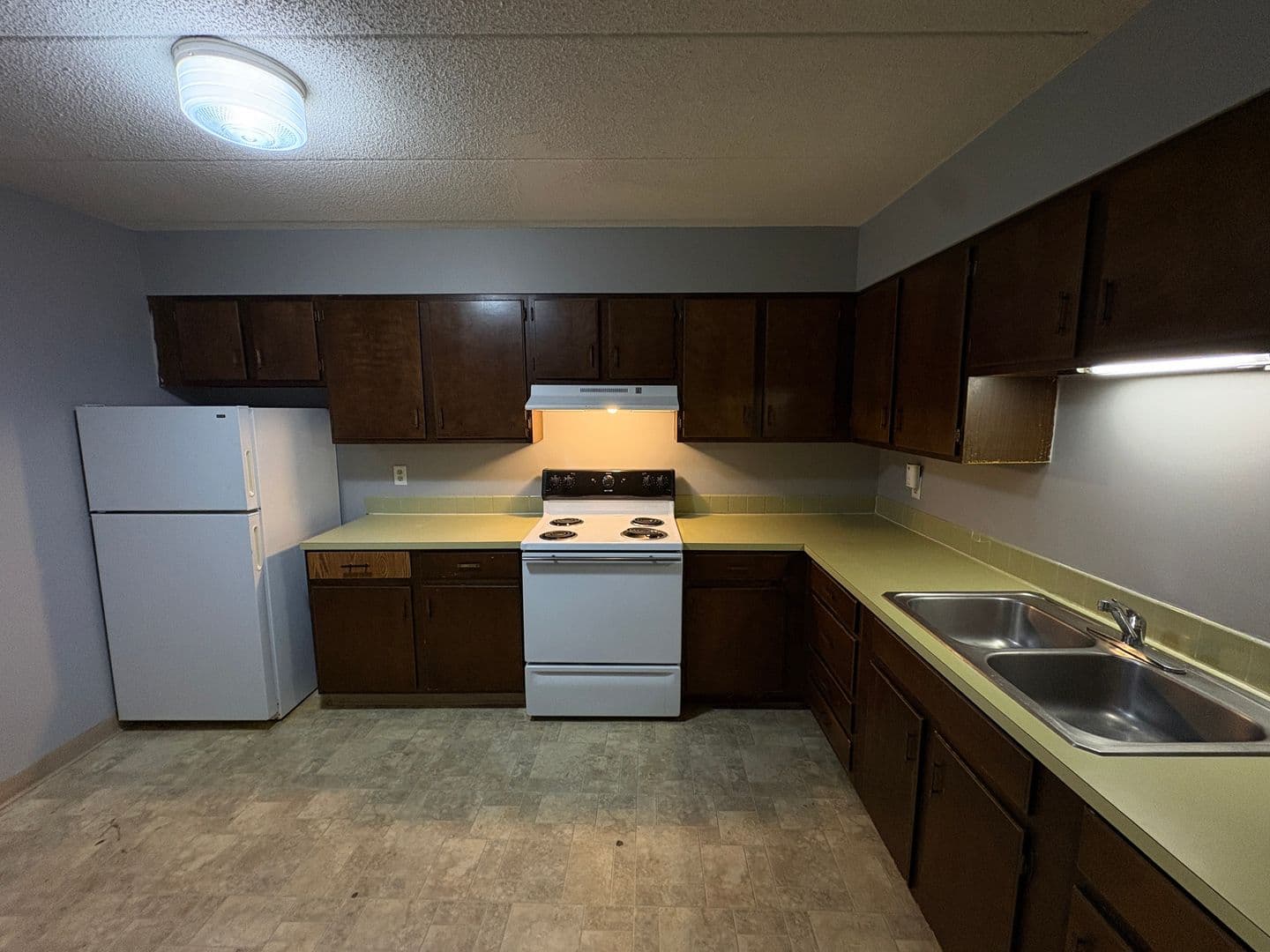 Lincoln Apartment: 645 S 20th St