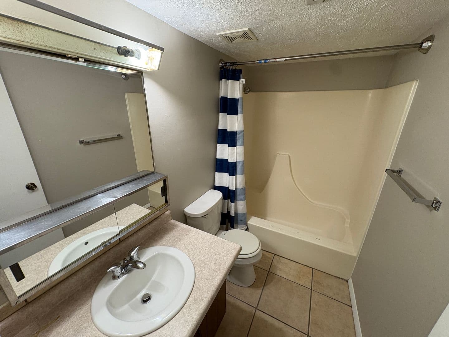 Lincoln Apartment: 2015 J street
