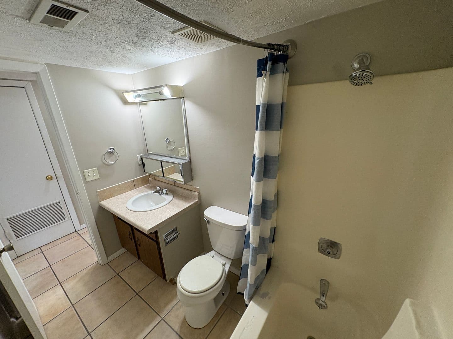Lincoln Apartment: 2015 J street