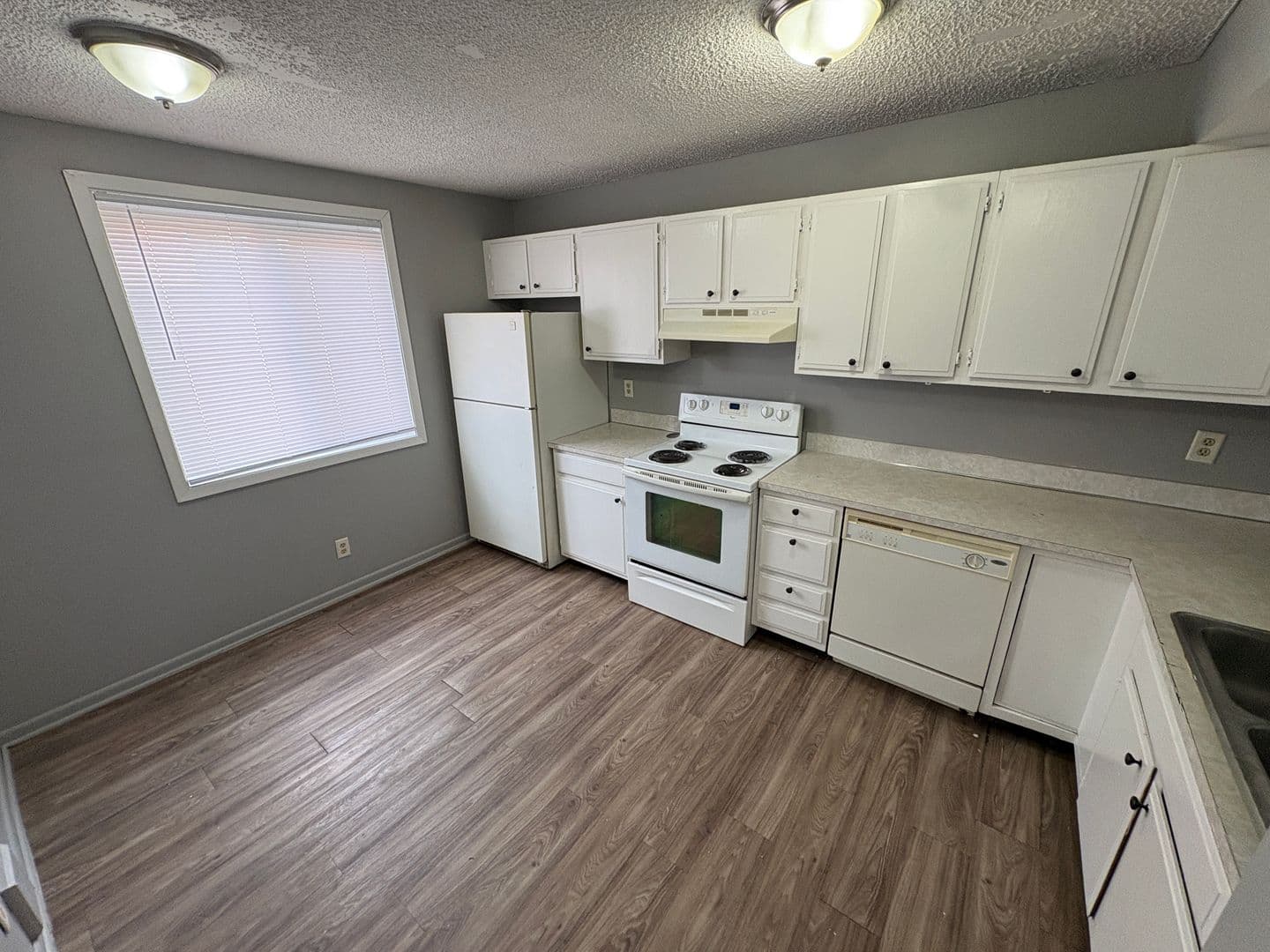 Lincoln Apartment: 1528 S. 19th street