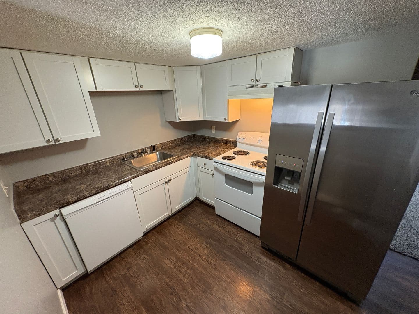 Lincoln Apartment: 3300 Huntington Ave