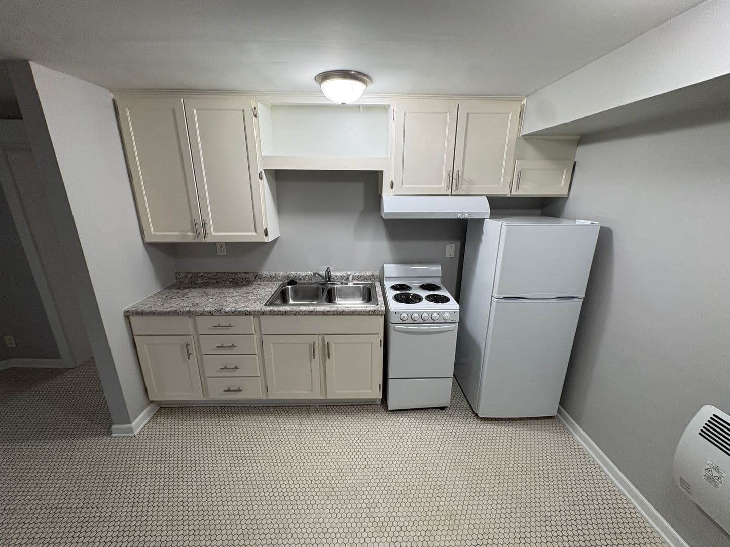 Lincoln Apartment: 1700 Garfield street