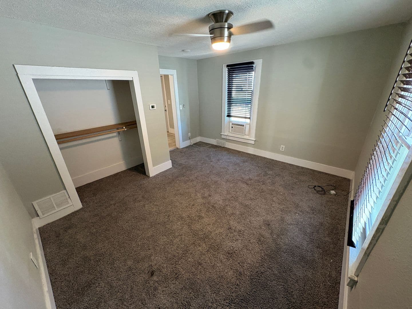 Lincoln Apartment: 2100 F street