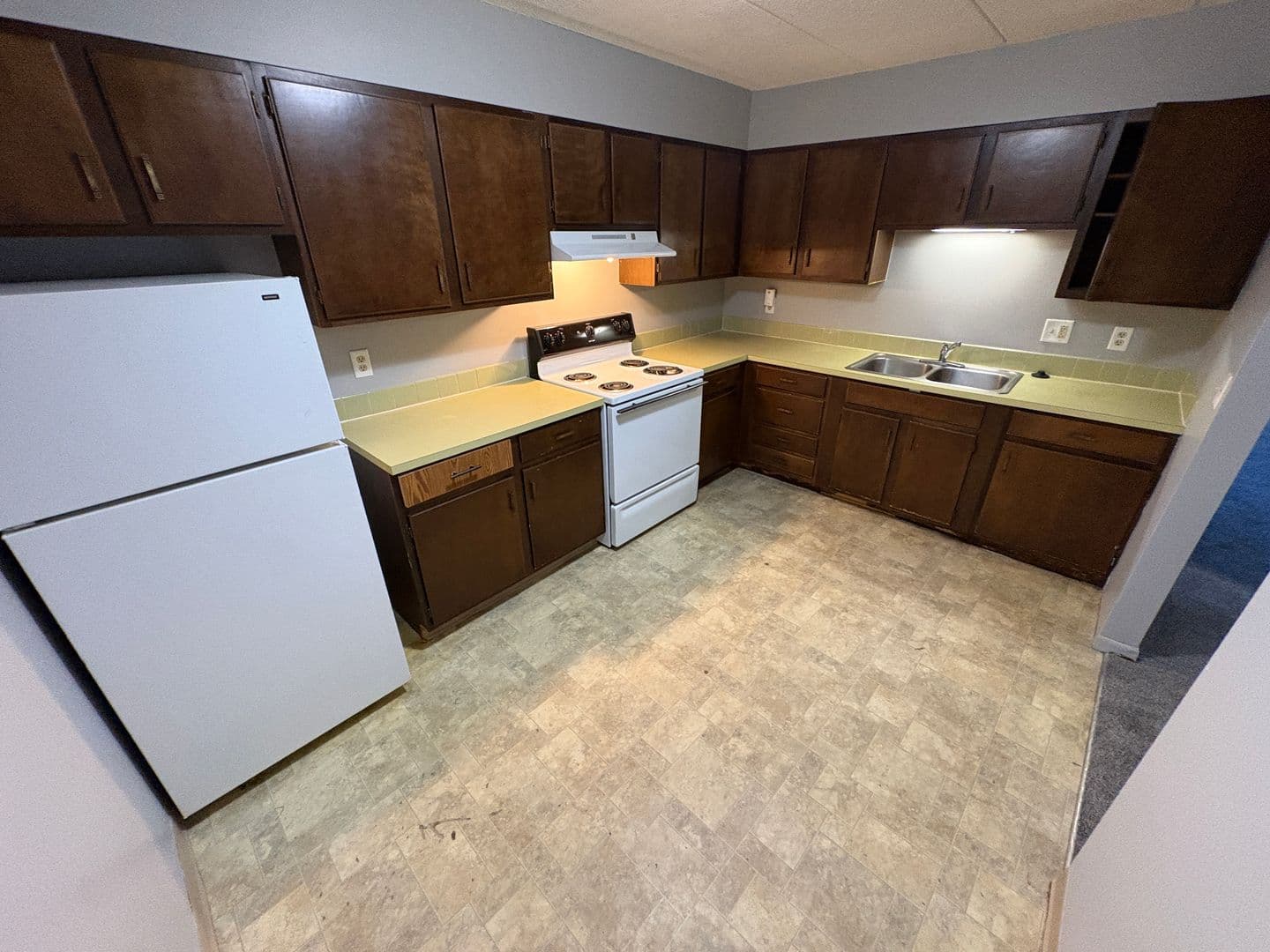 Lincoln Apartment: 645 S 20th St