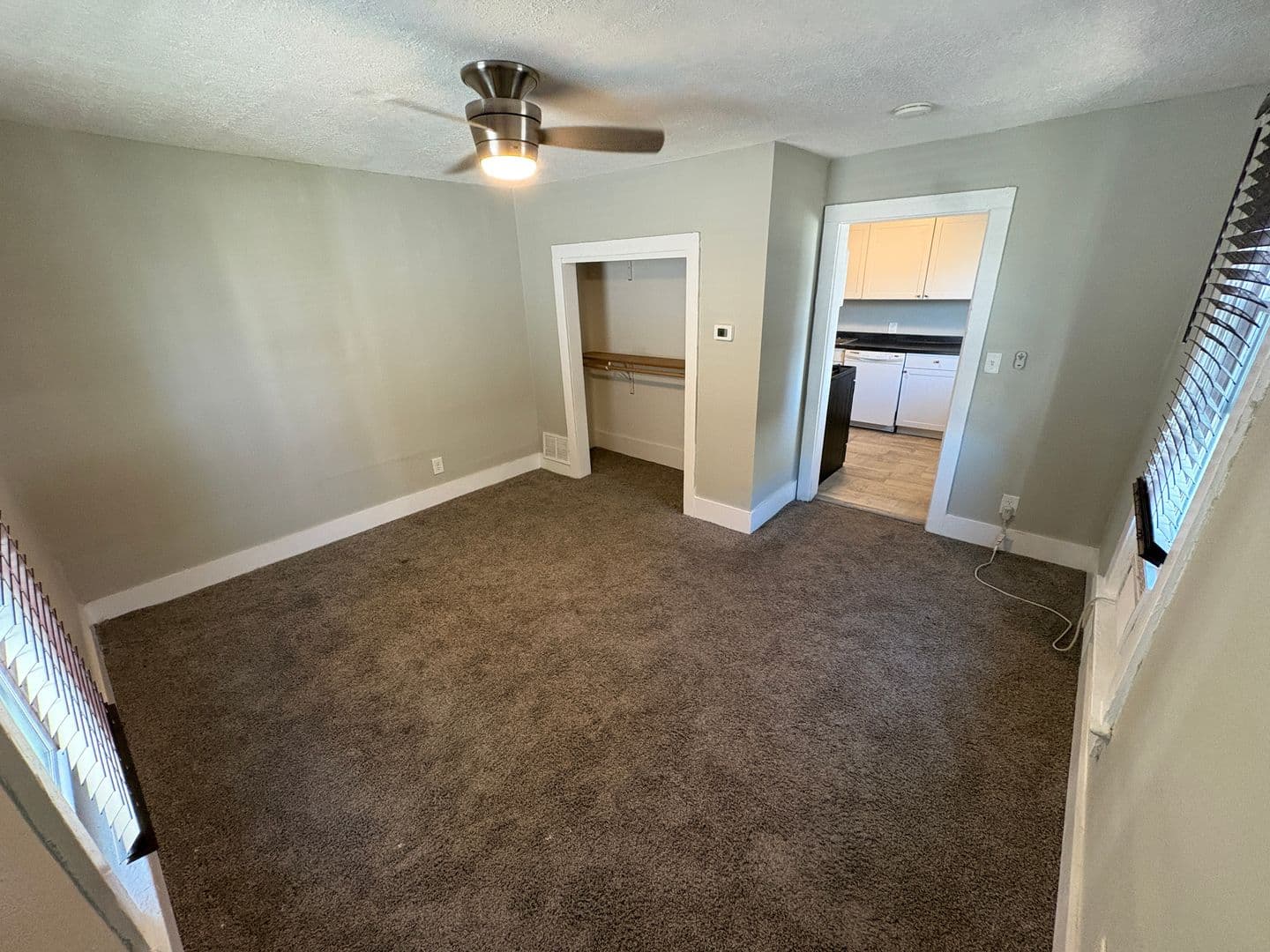 Lincoln Apartment: 2100 F street