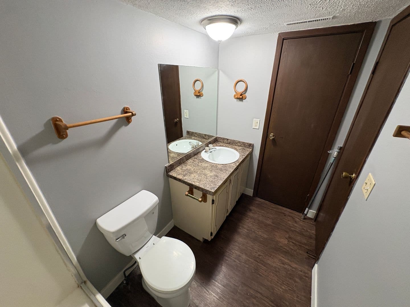Lincoln Apartment: 3300 Huntington Ave