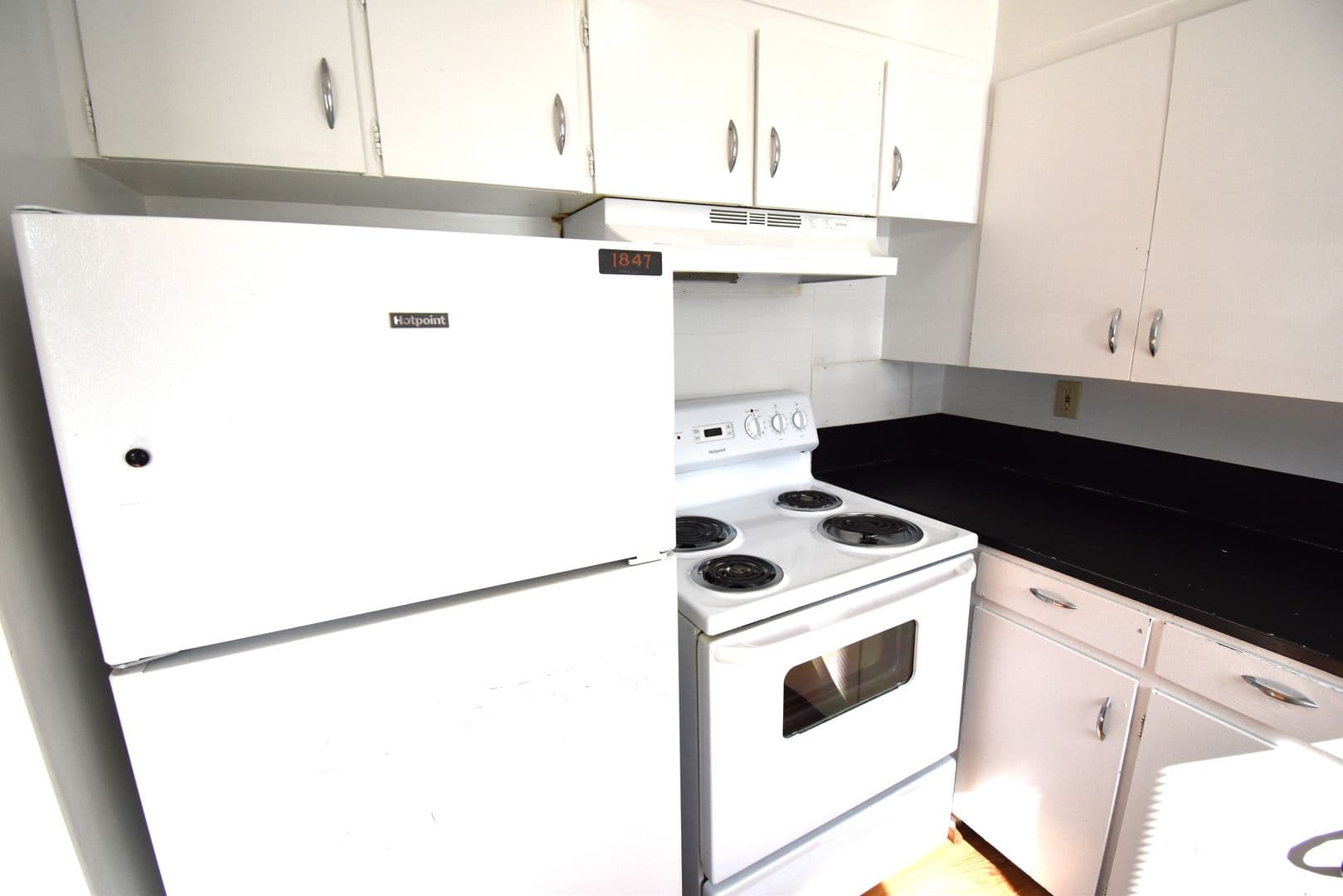 Stayton Apartment: 940 E. Jefferson