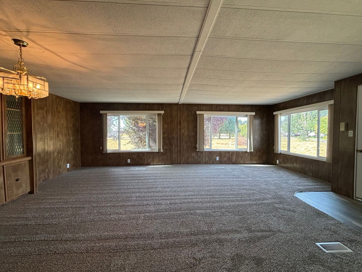 Albany House: 34715 Riverside Dr.