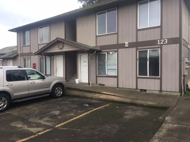 Lebanon Apartment: 125 E Elmore St