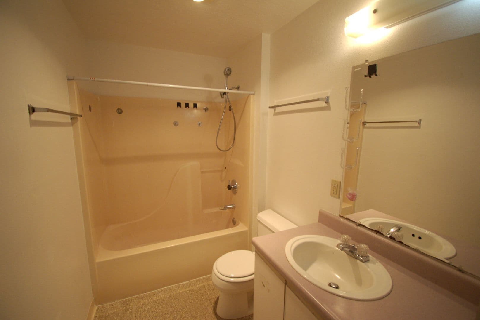 Lebanon Apartment: 125 E Elmore St