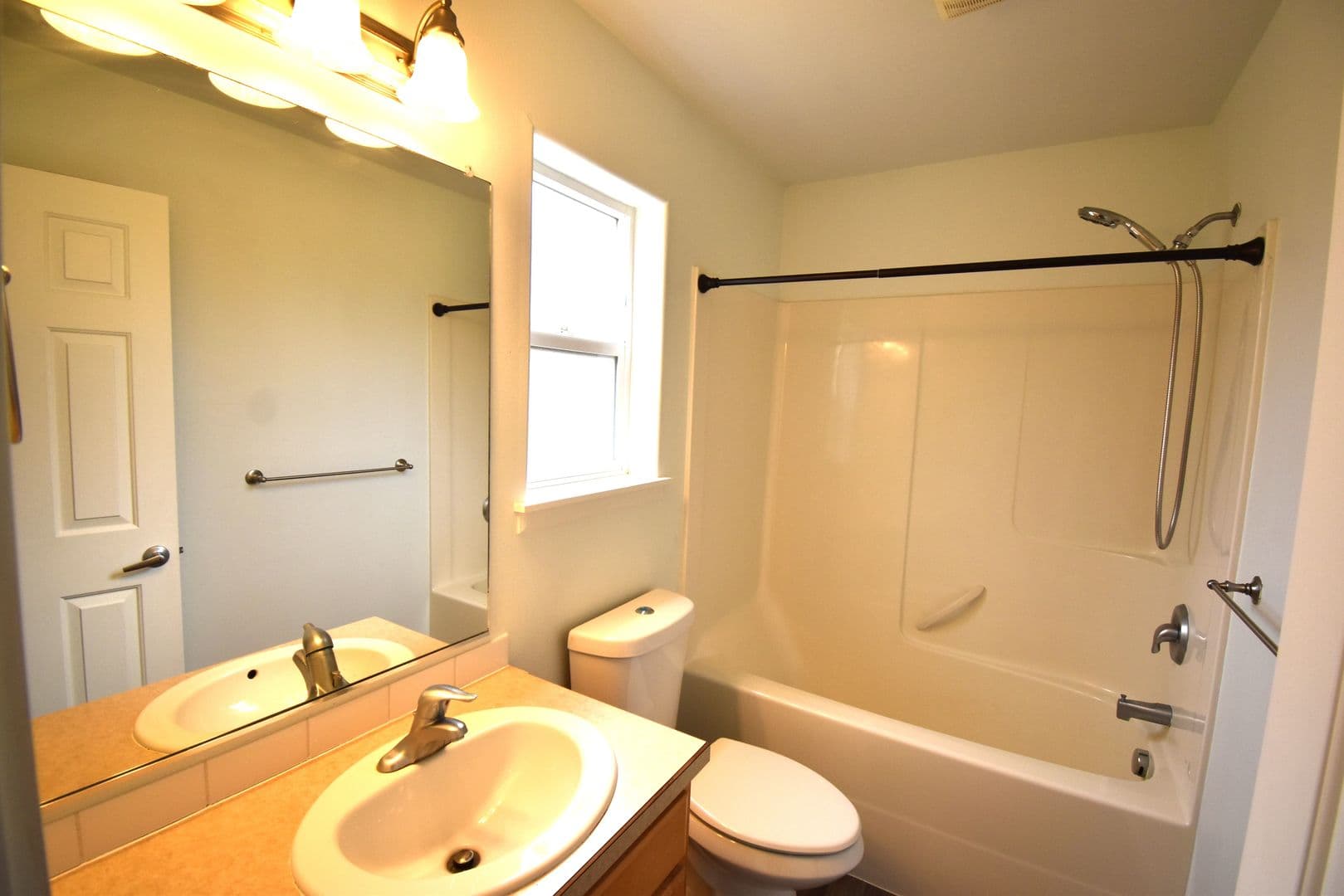 Lebanon House: 1043 Fuji Lane