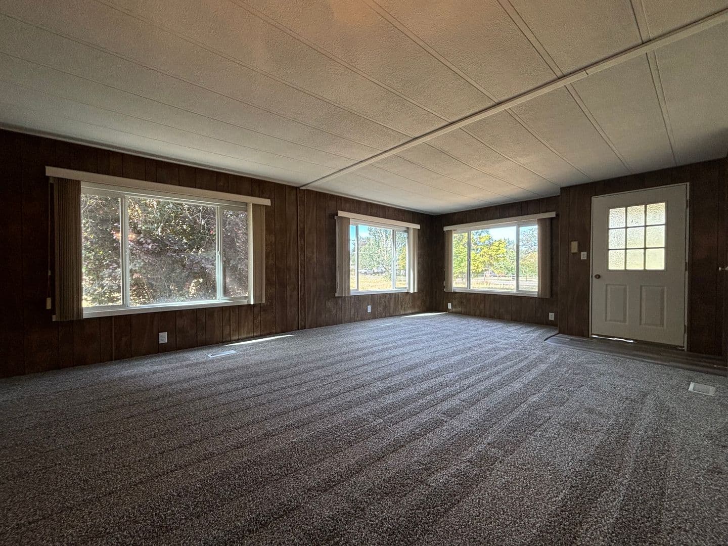 Albany House: 34715 Riverside Dr.