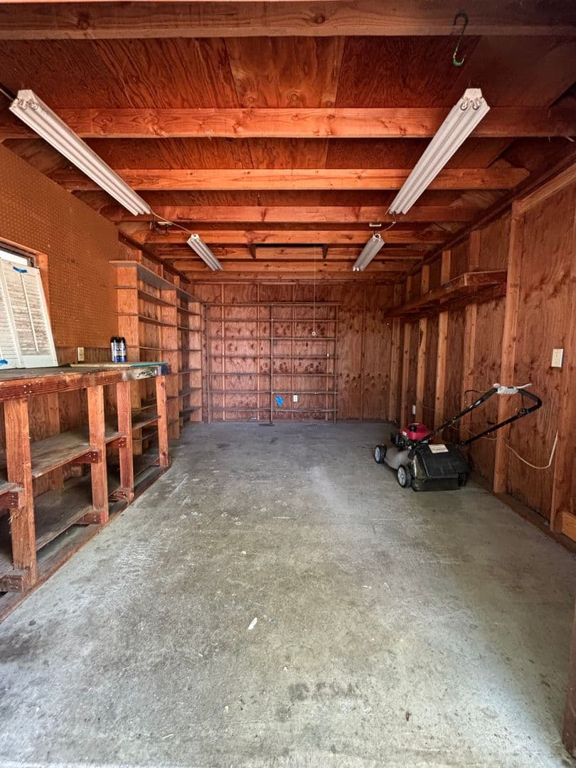 Albany House: 34715 Riverside Dr.