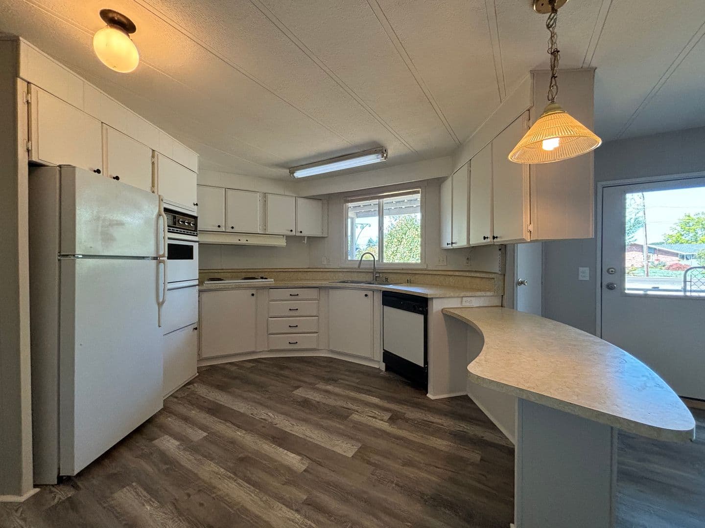 Albany House: 34715 Riverside Dr.