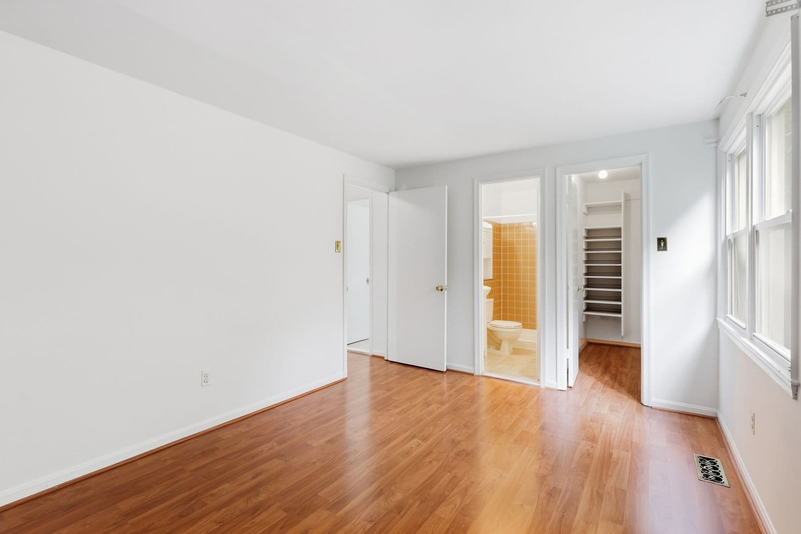 Fairfax House: 2915 Ellenwood Drive