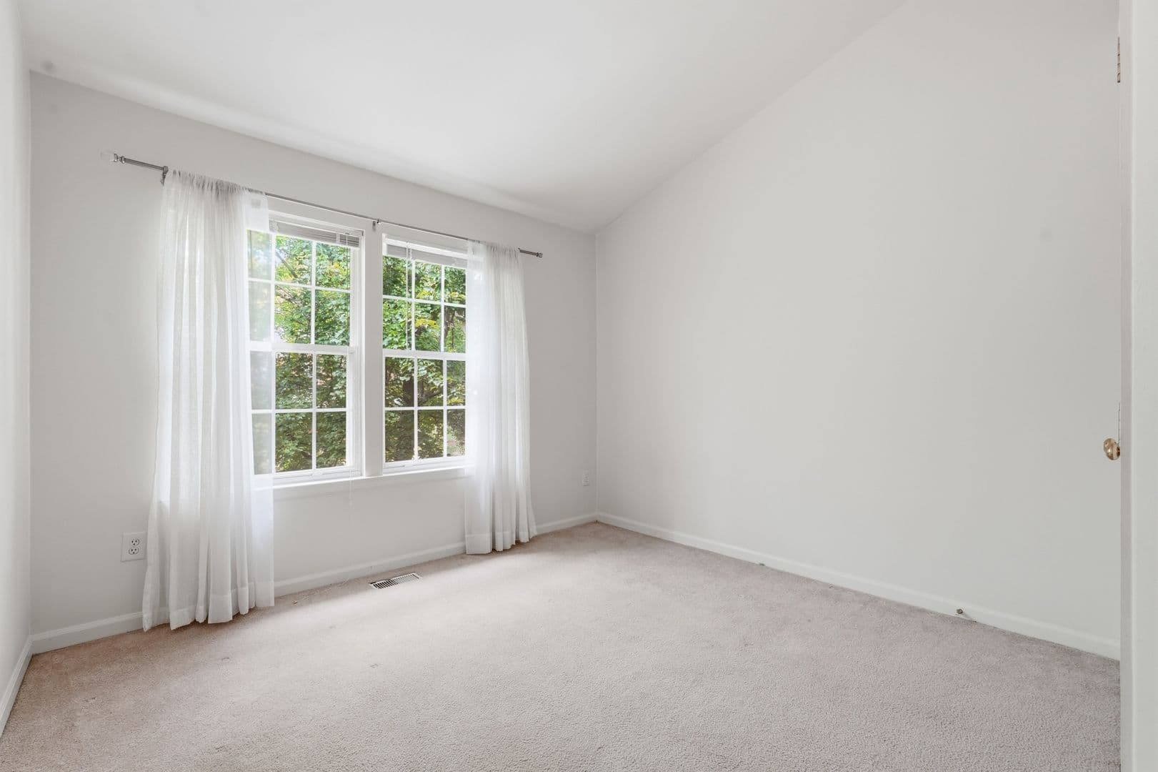 Reston Townhome: 1414 Park Garden Lane