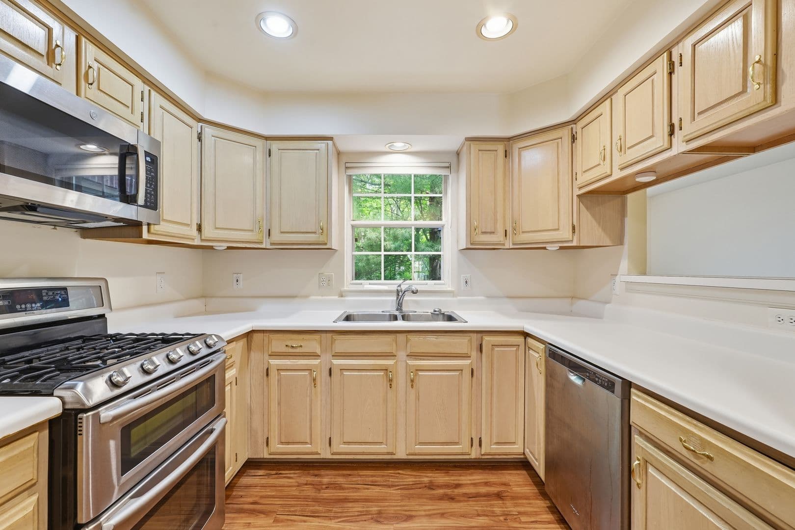 Reston Townhome: 1414 Park Garden Lane