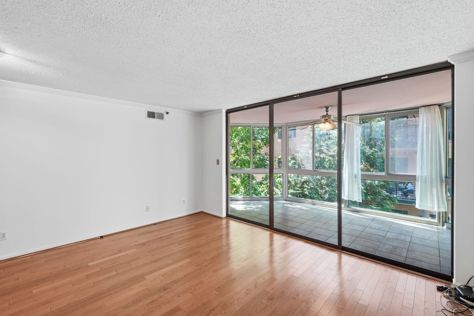 Arlington Condo: 1024 N Utah Street