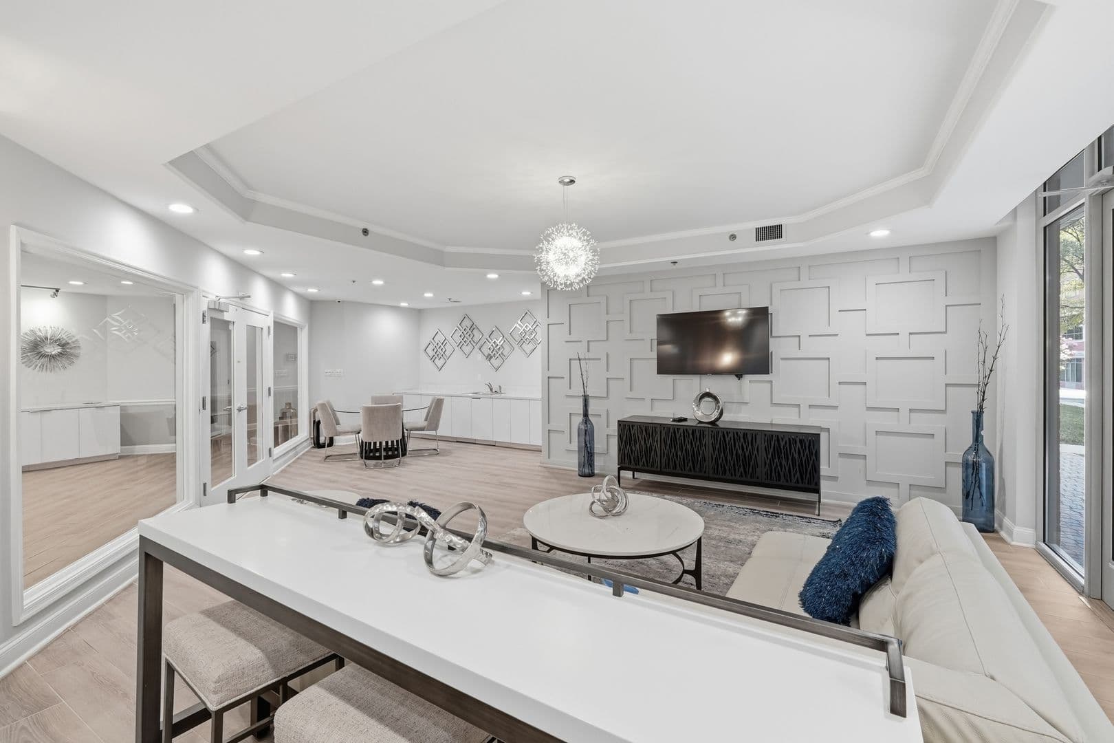 Arlington Condo: 1024 N Utah Street