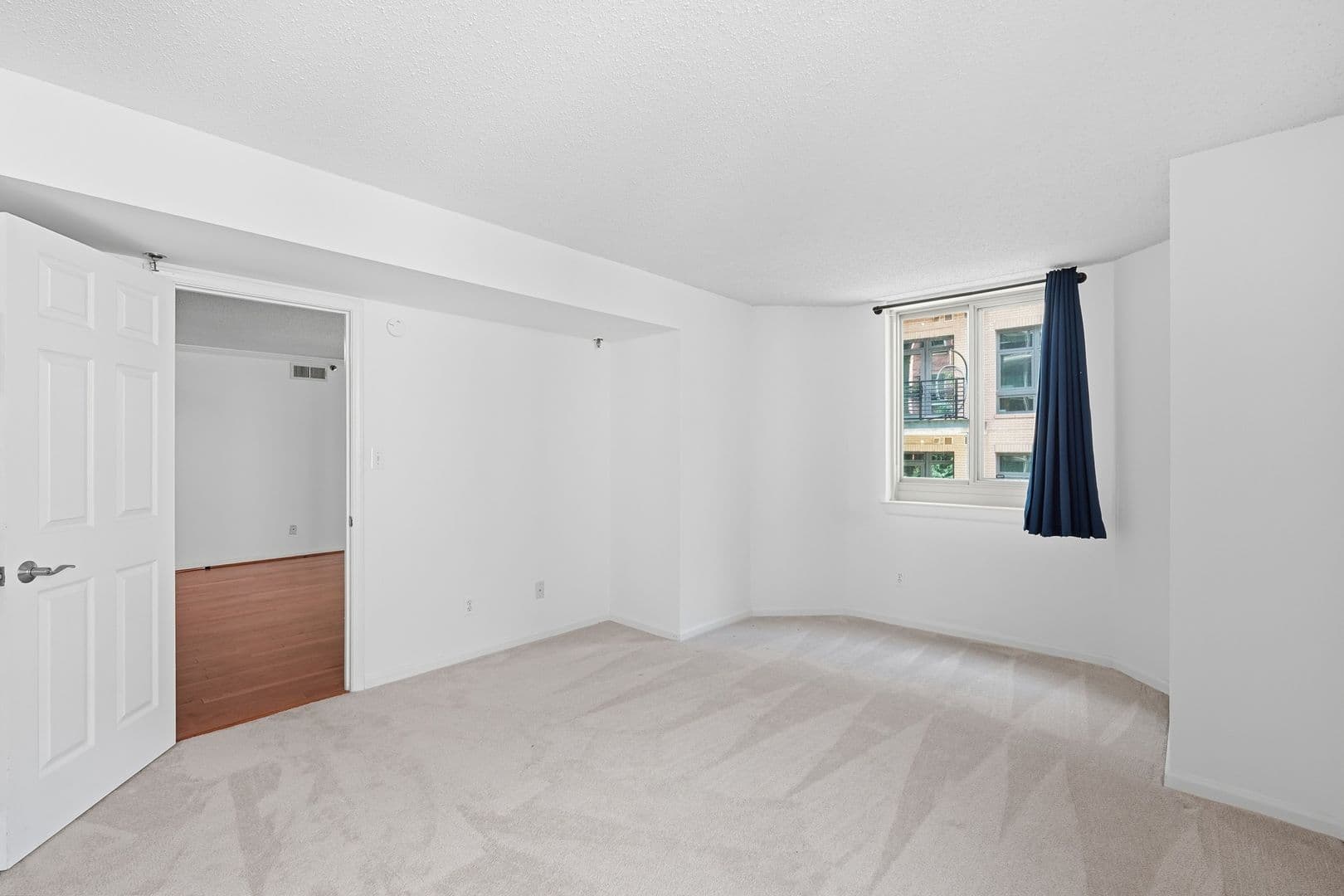 Arlington Condo: 1024 N Utah Street