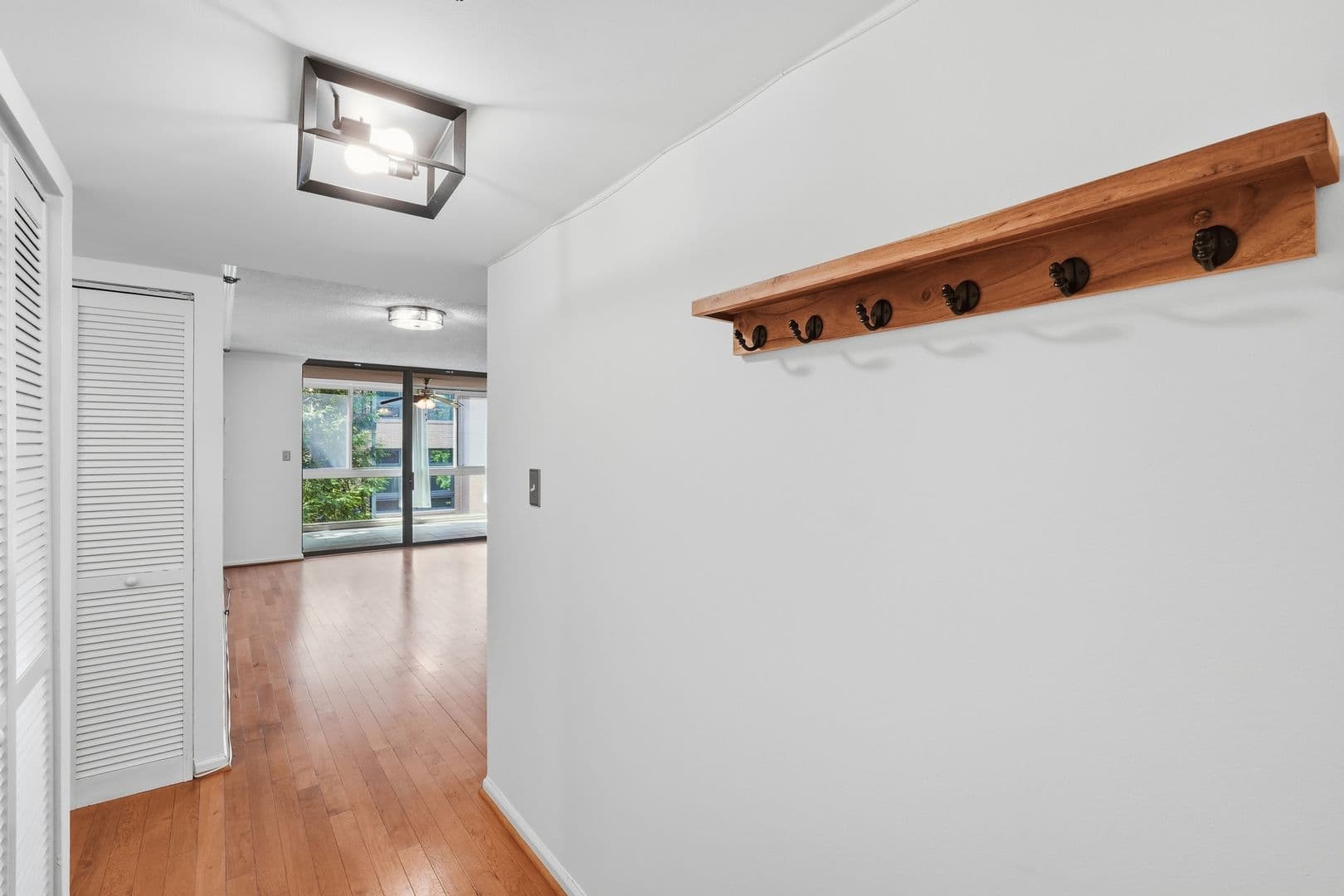 Arlington Condo: 1024 N Utah Street