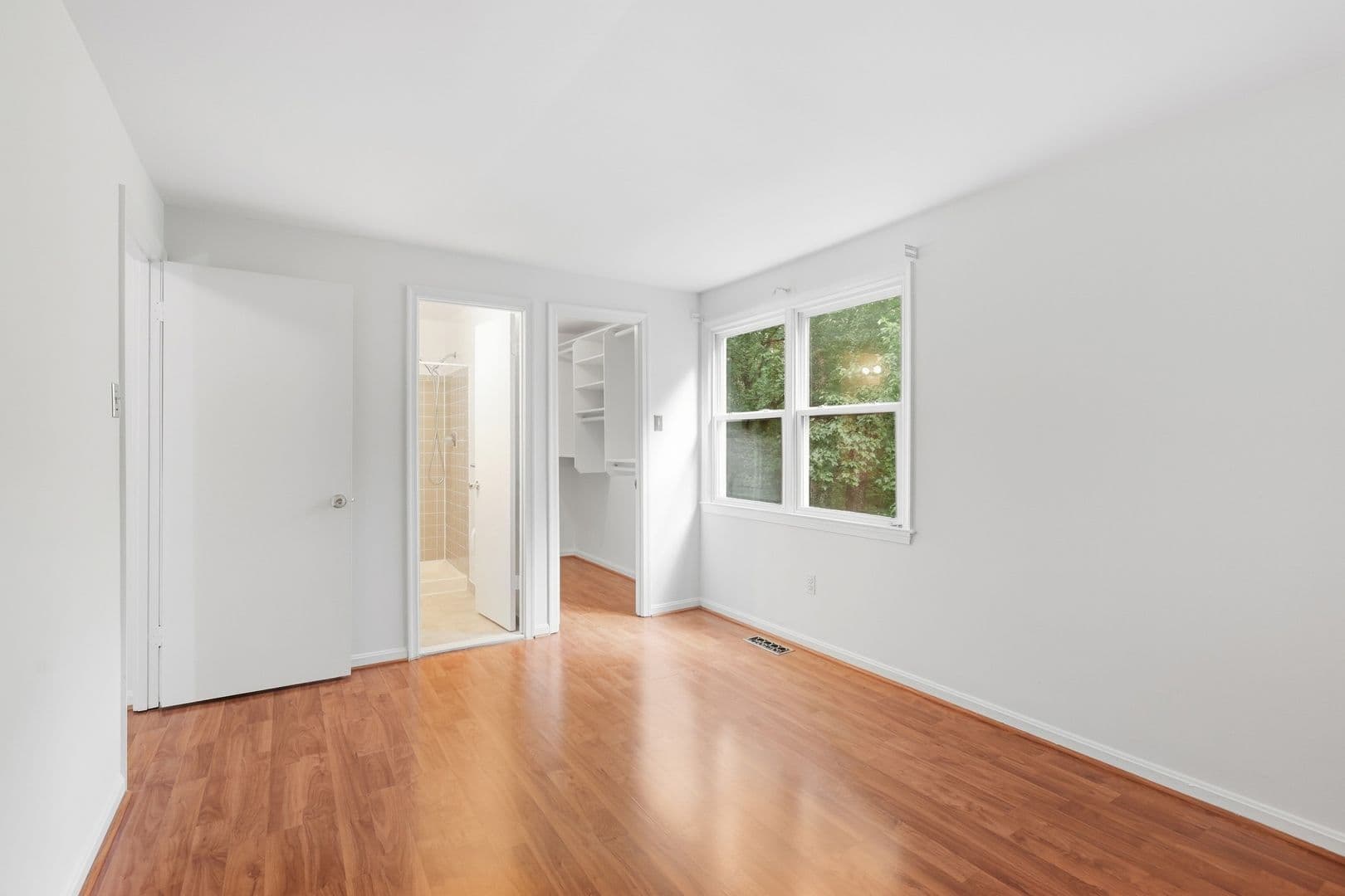 Fairfax House: 2915 Ellenwood Drive