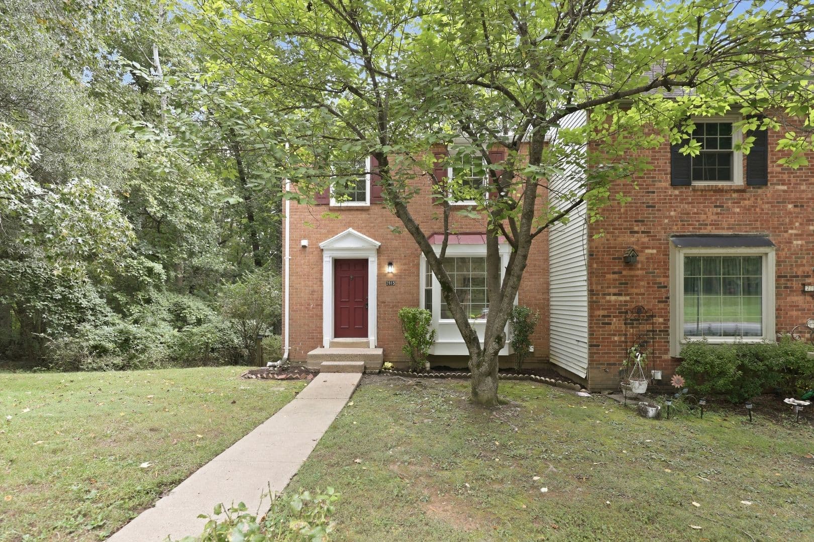 Fairfax House: 2915 Ellenwood Drive