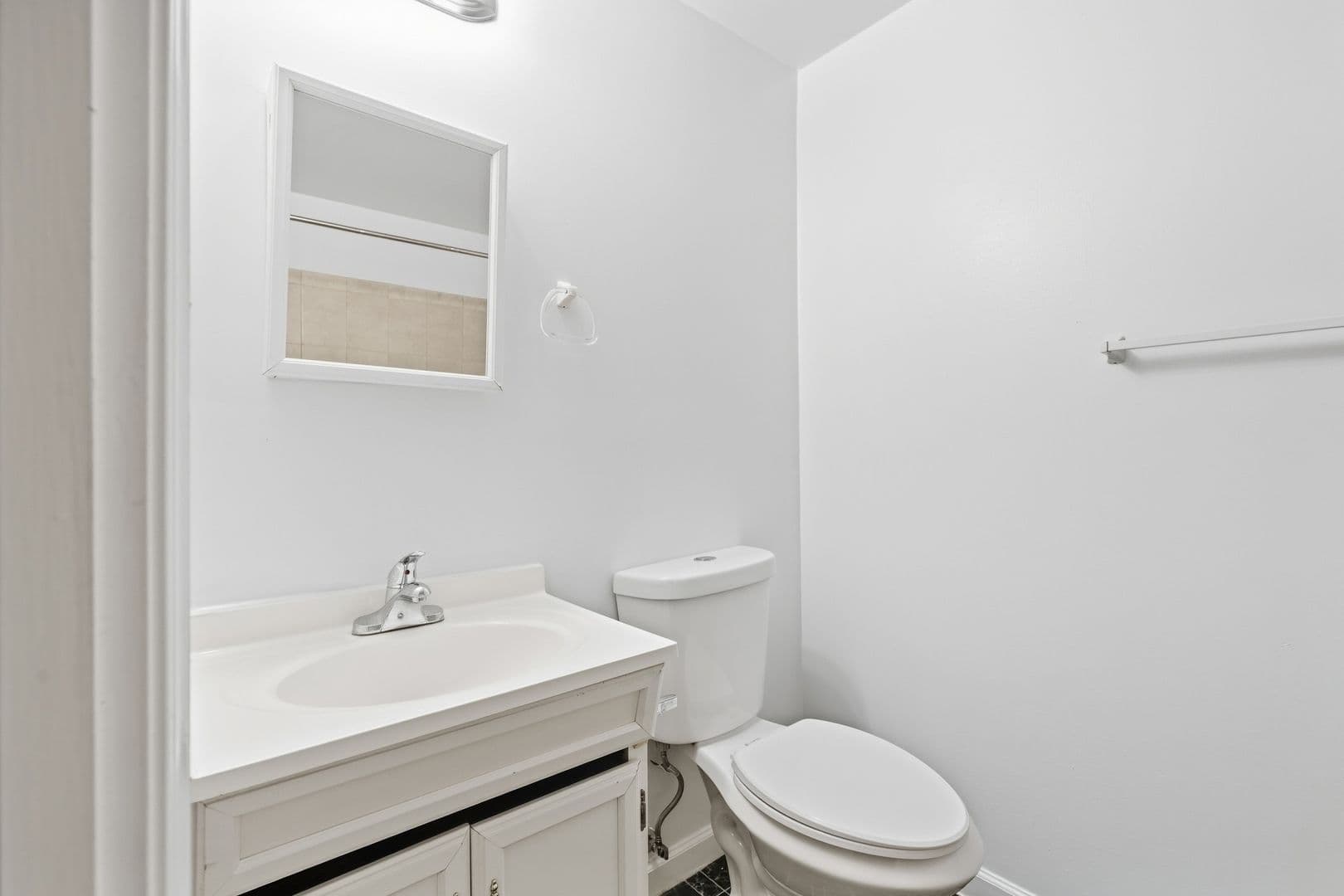 Fairfax House: 2915 Ellenwood Drive