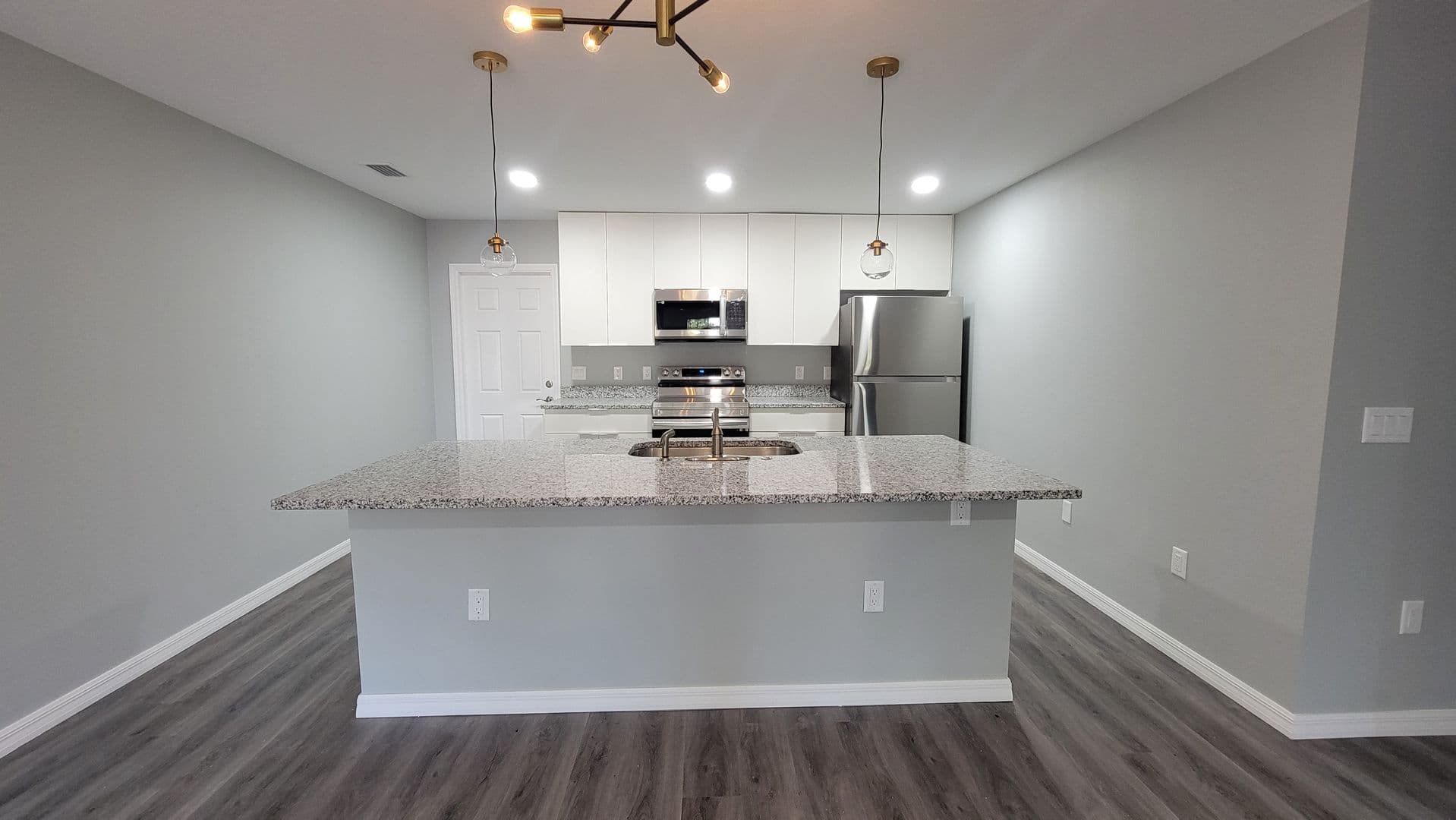 Dunnellon House: 7076 N Regent Terrace