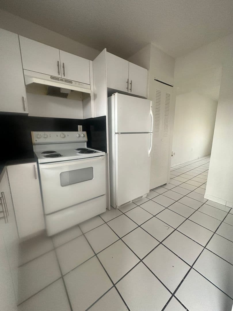 HIALEAH Apartment: 134 EAST 9TH STREET