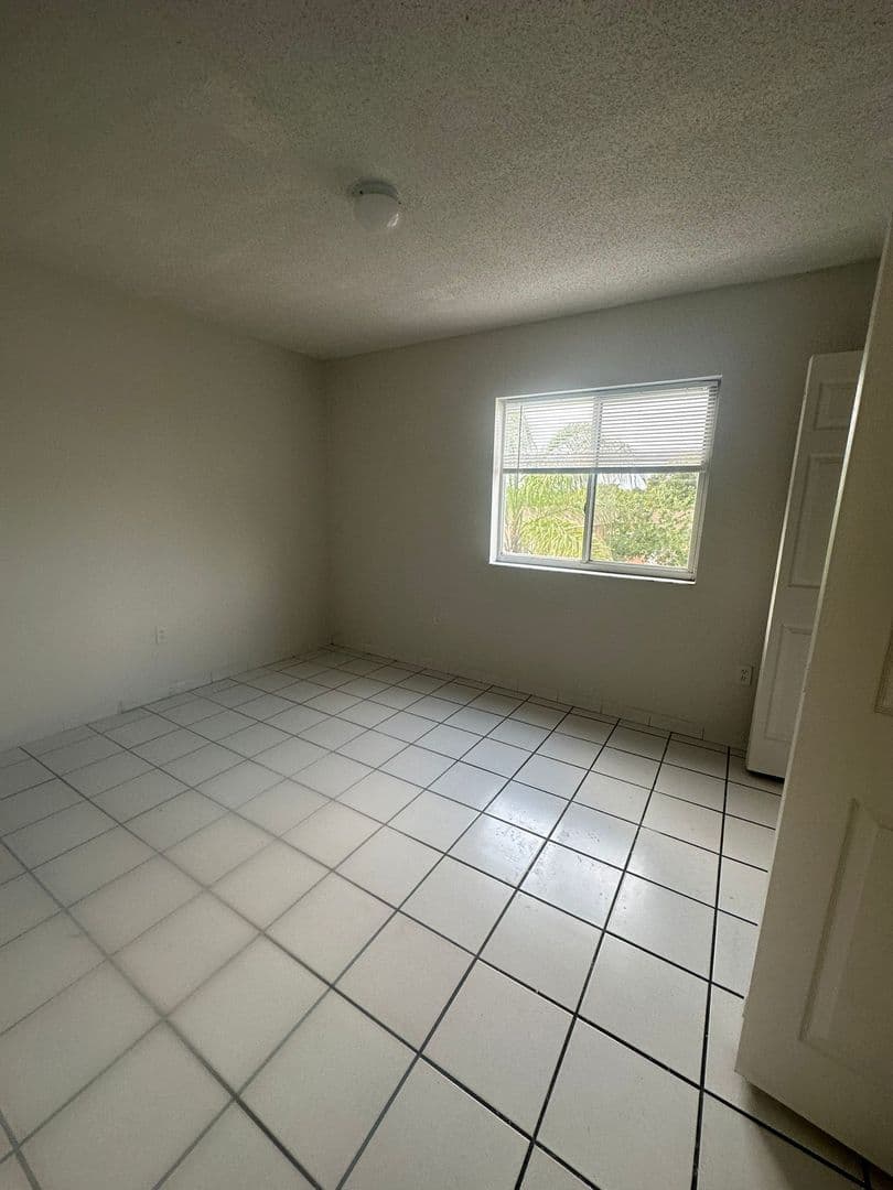 HIALEAH Apartment: 134 EAST 9TH STREET